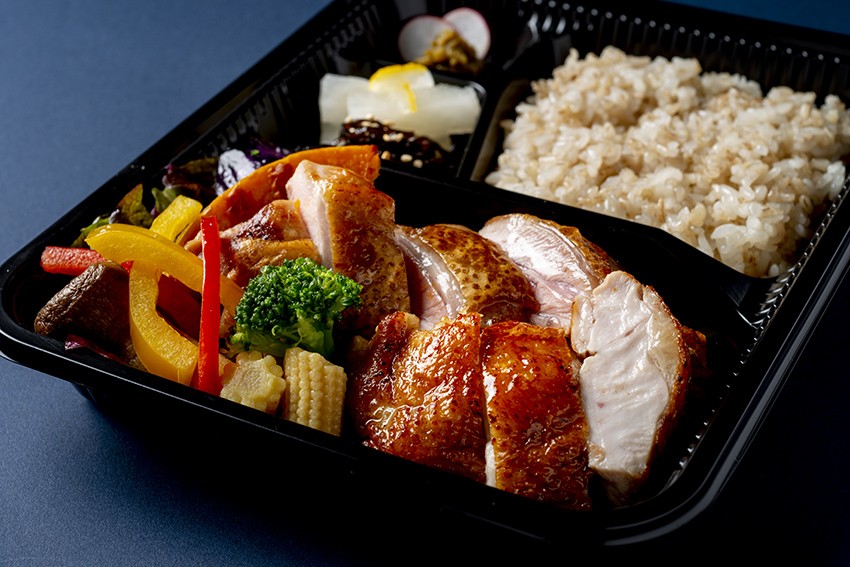「純鶏名古屋コーチン」 特上もも肉とむね肉の鉄板焼き弁当